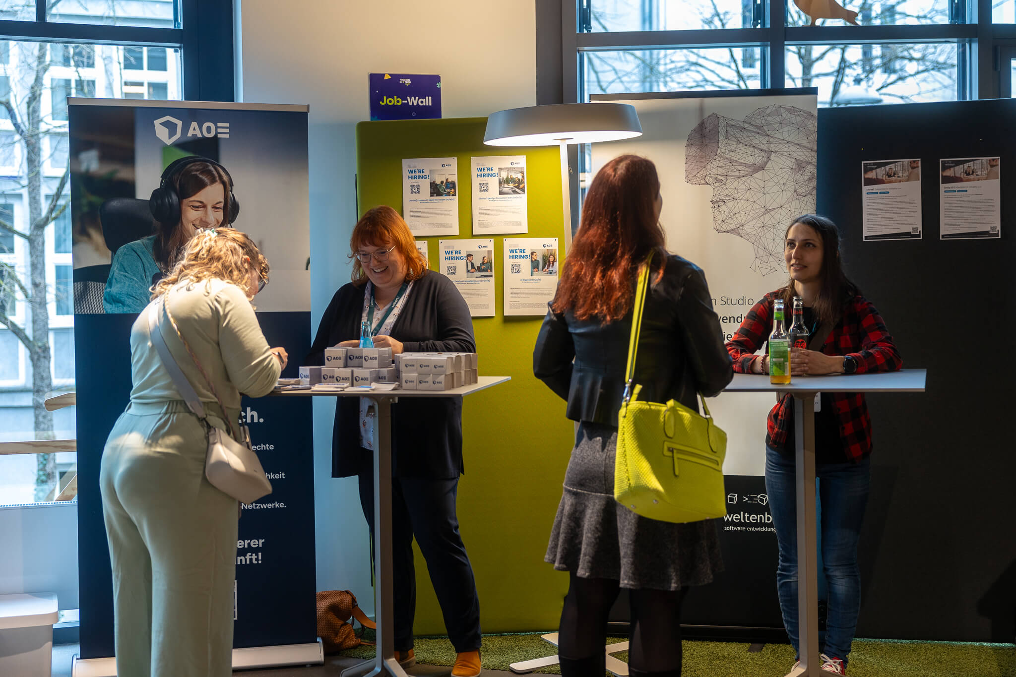 Speaker auf der Bühne - Women in Tech Night 2025