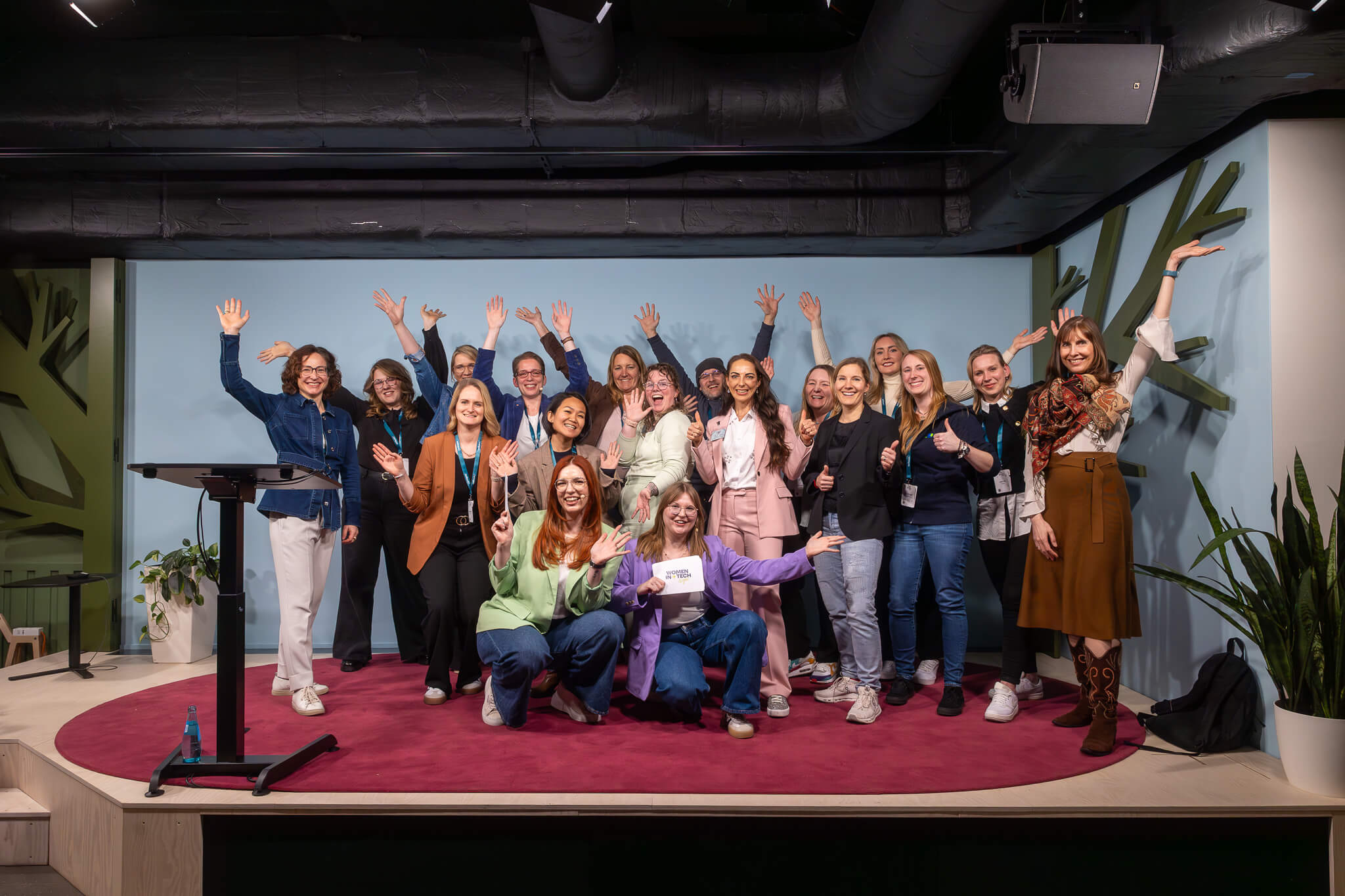 Teilnehmerinnen bei der Anmeldung - Women in Tech Night 2025